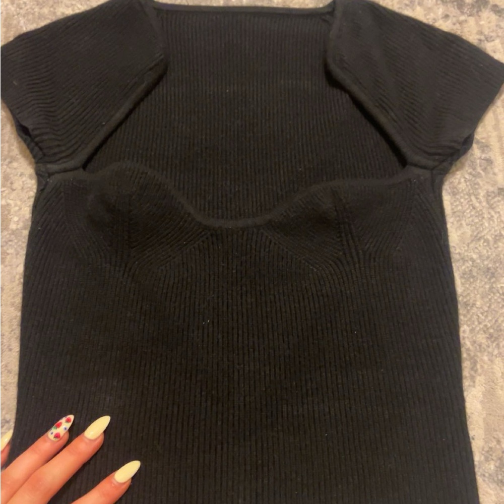 ARITIZA- black top